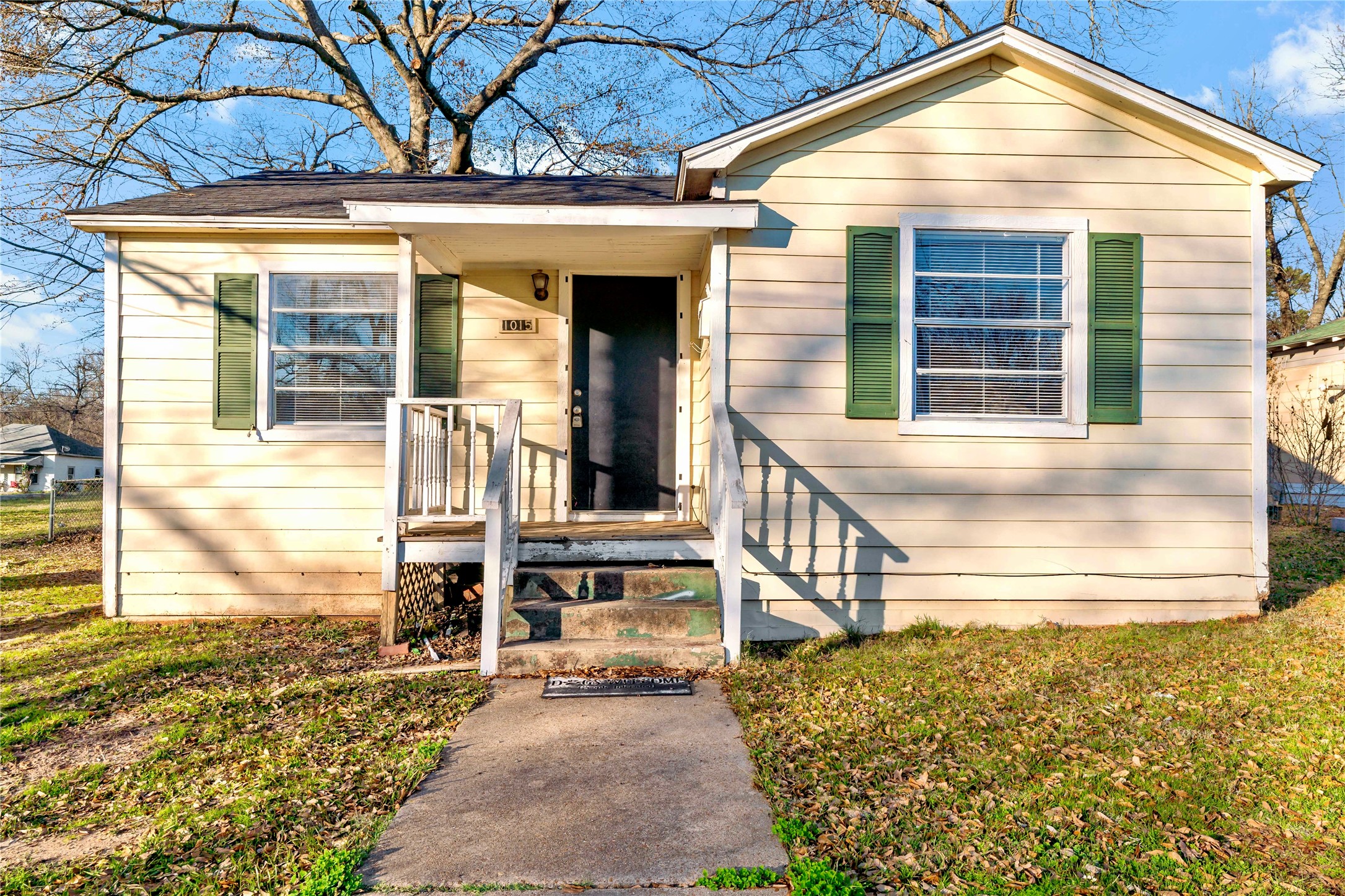 1015 E Polk Street Paris TX 75460