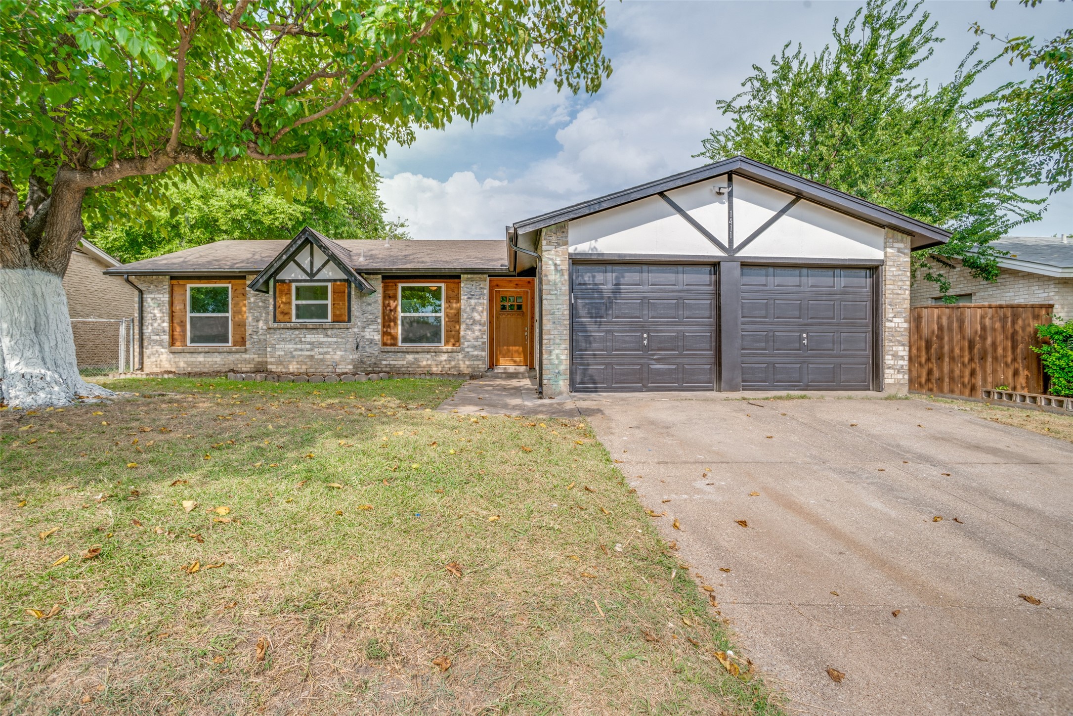 1411 Oakbrook Street Lancaster TX 75134
