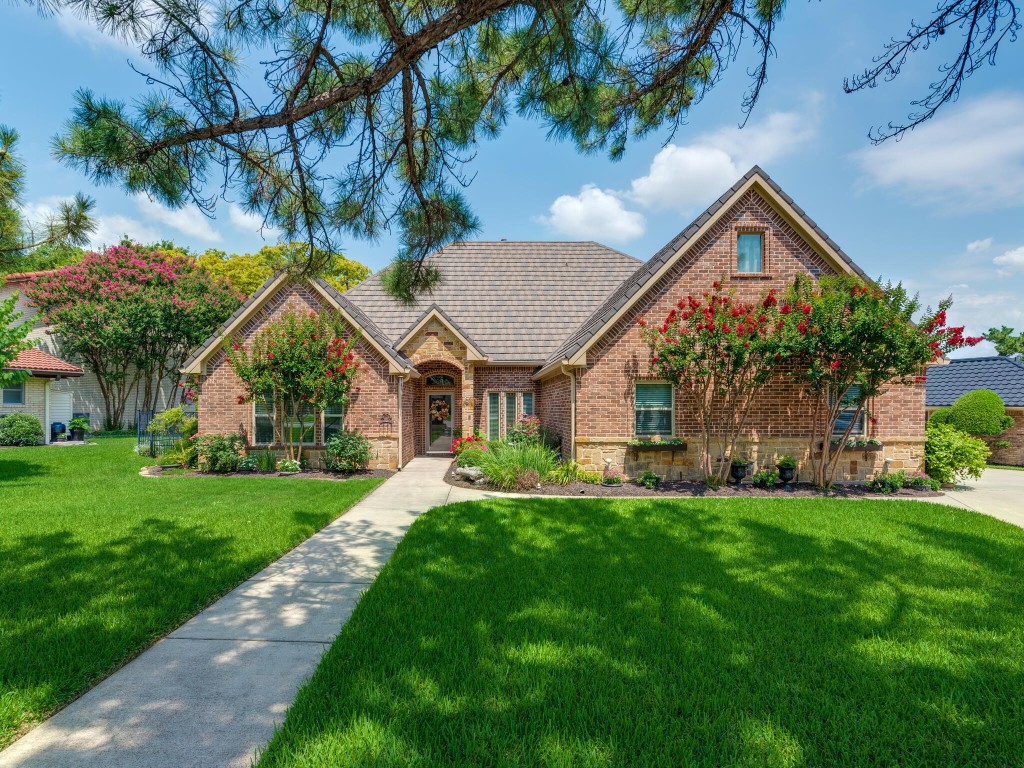 325 Driftwood Court Azle TX 76020
