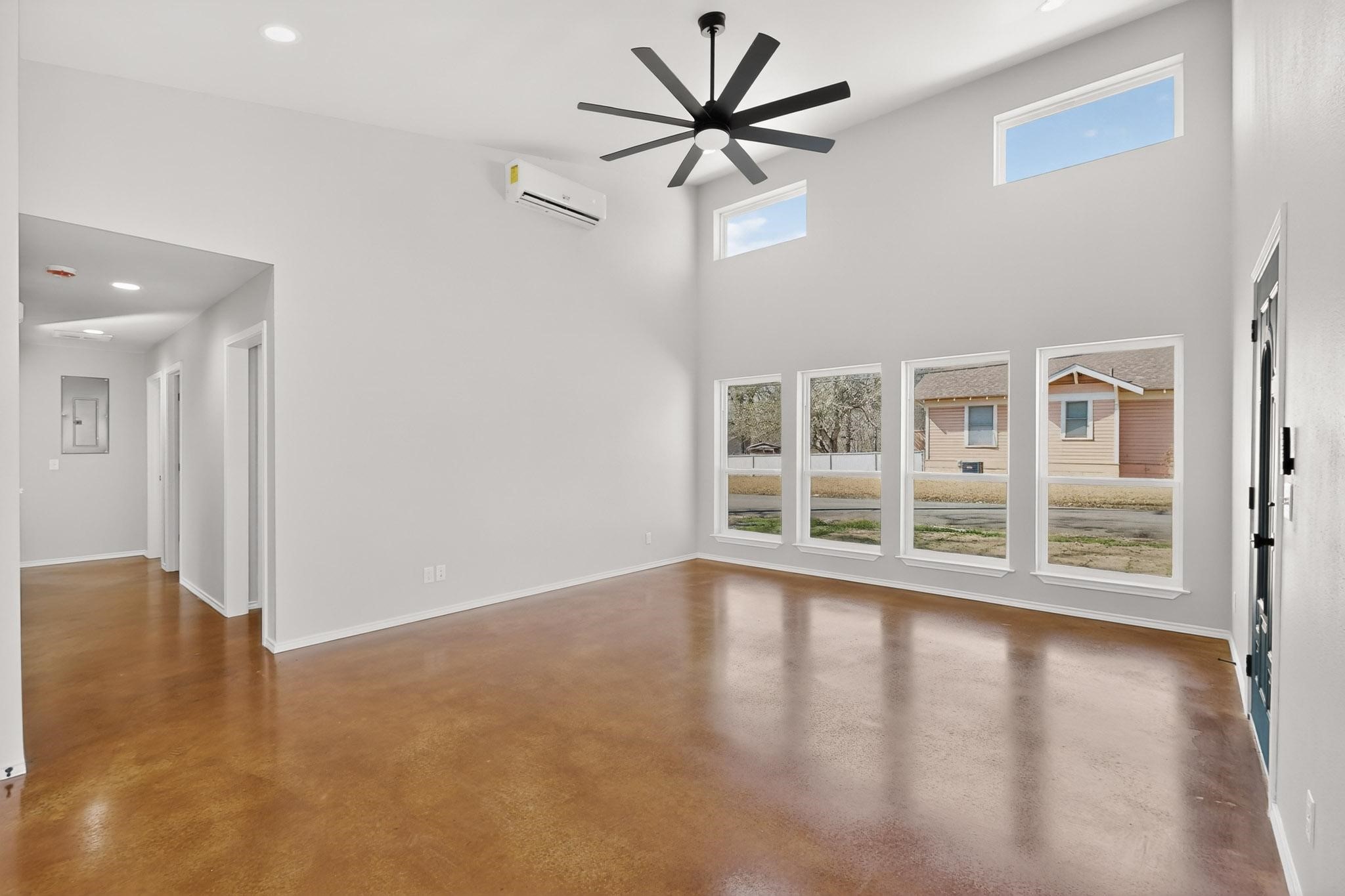 1471 W Kaufman Street Paris TX 75460