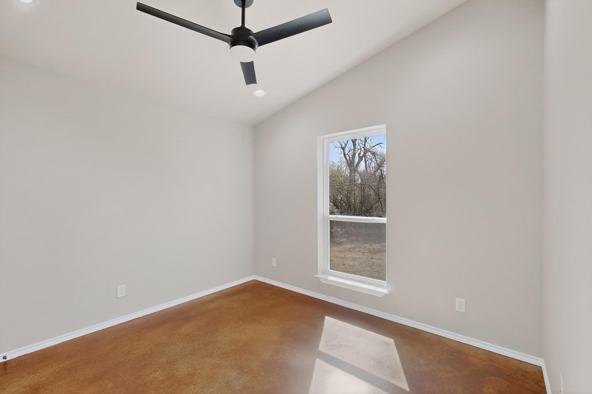 1471 W Kaufman Street Paris TX 75460