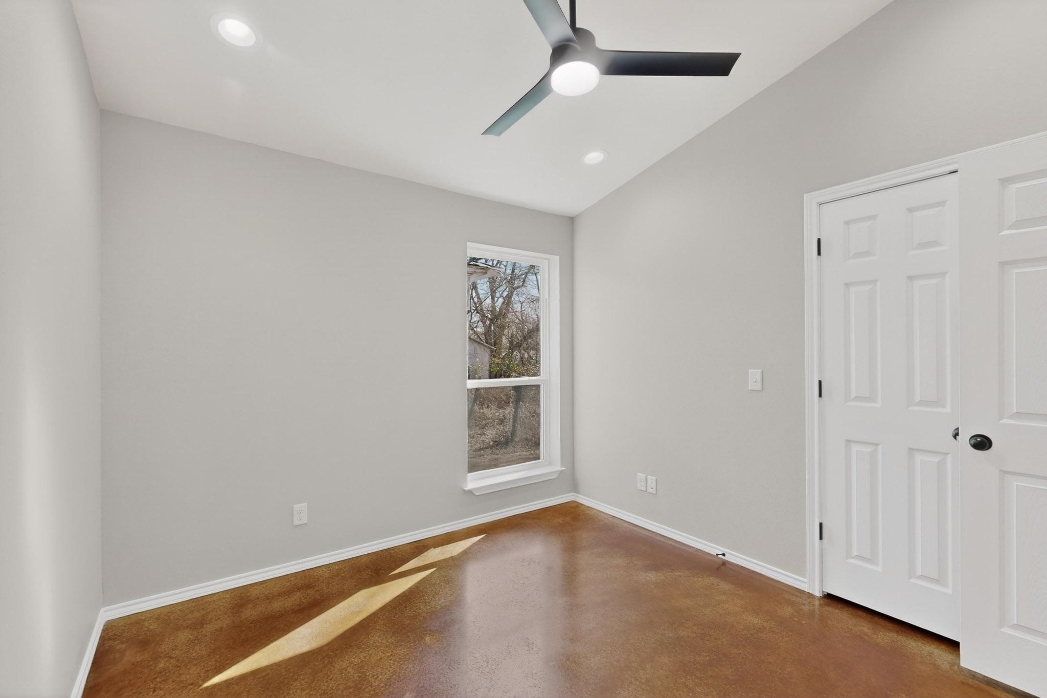 1471 W Kaufman Street Paris TX 75460