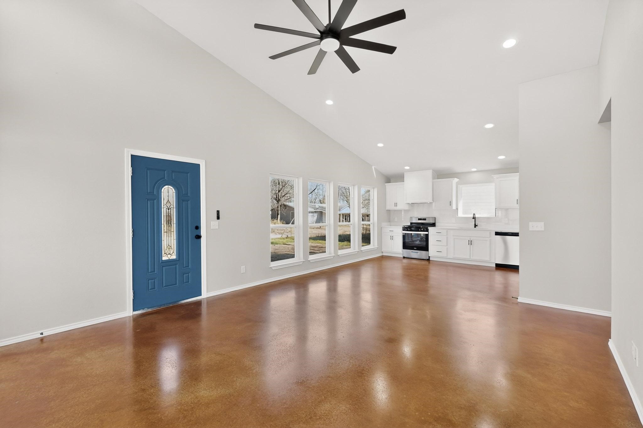 1471 W Kaufman Street Paris TX 75460