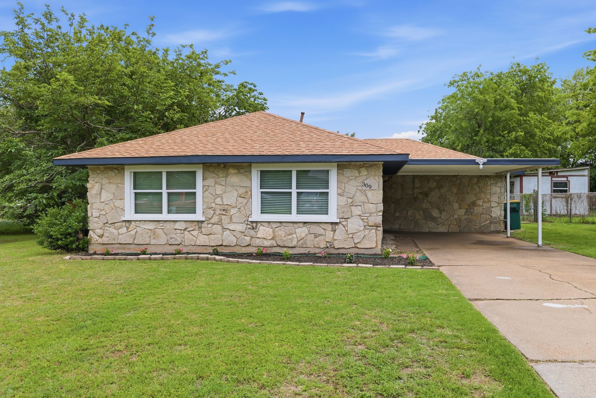 309 Kessler Drive Granbury TX 76048