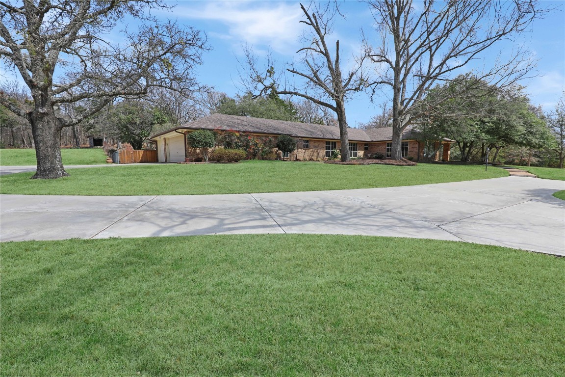 11 Spring Creek Drive Denison TX 75020