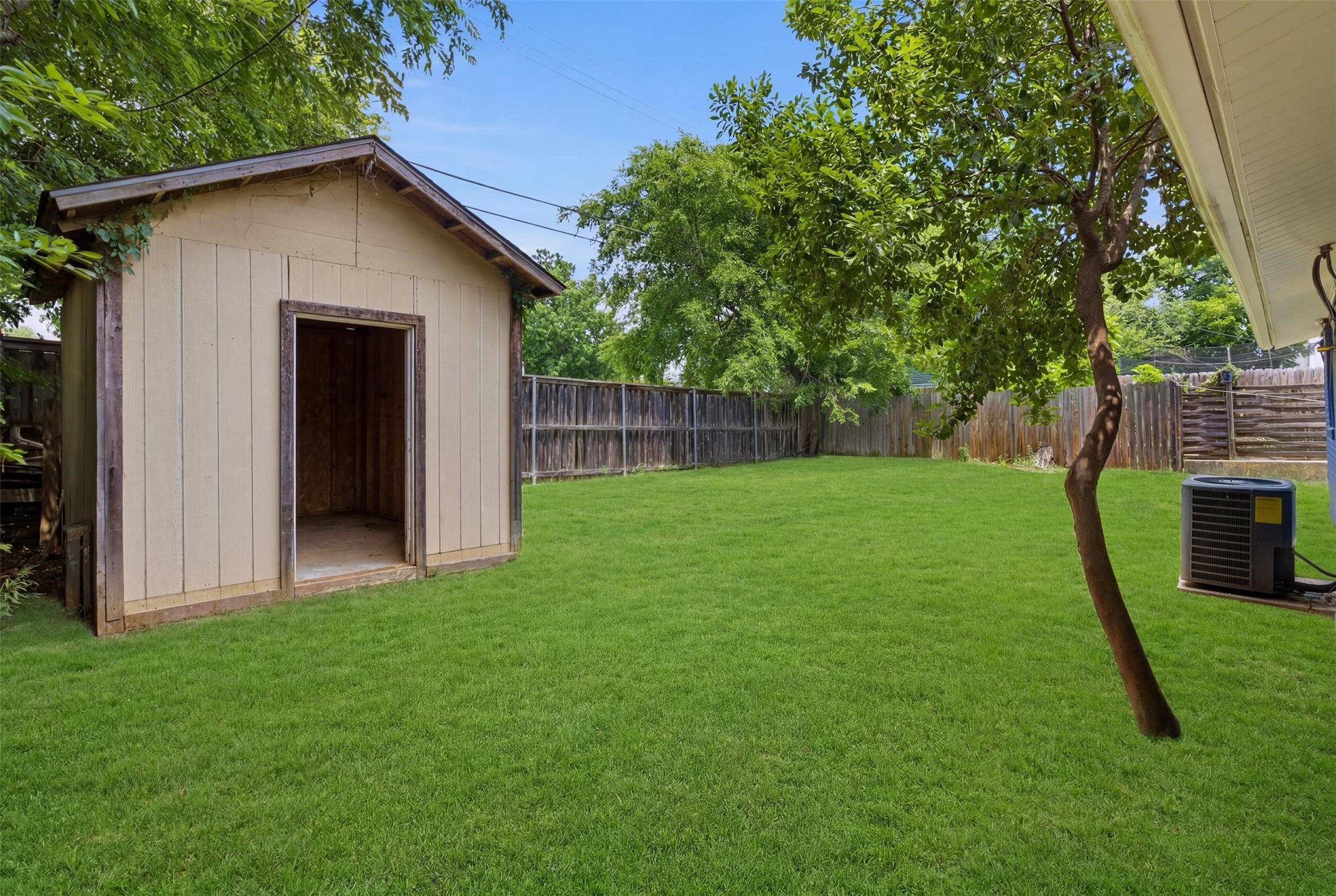 2729 Posey Drive Irving TX 75062