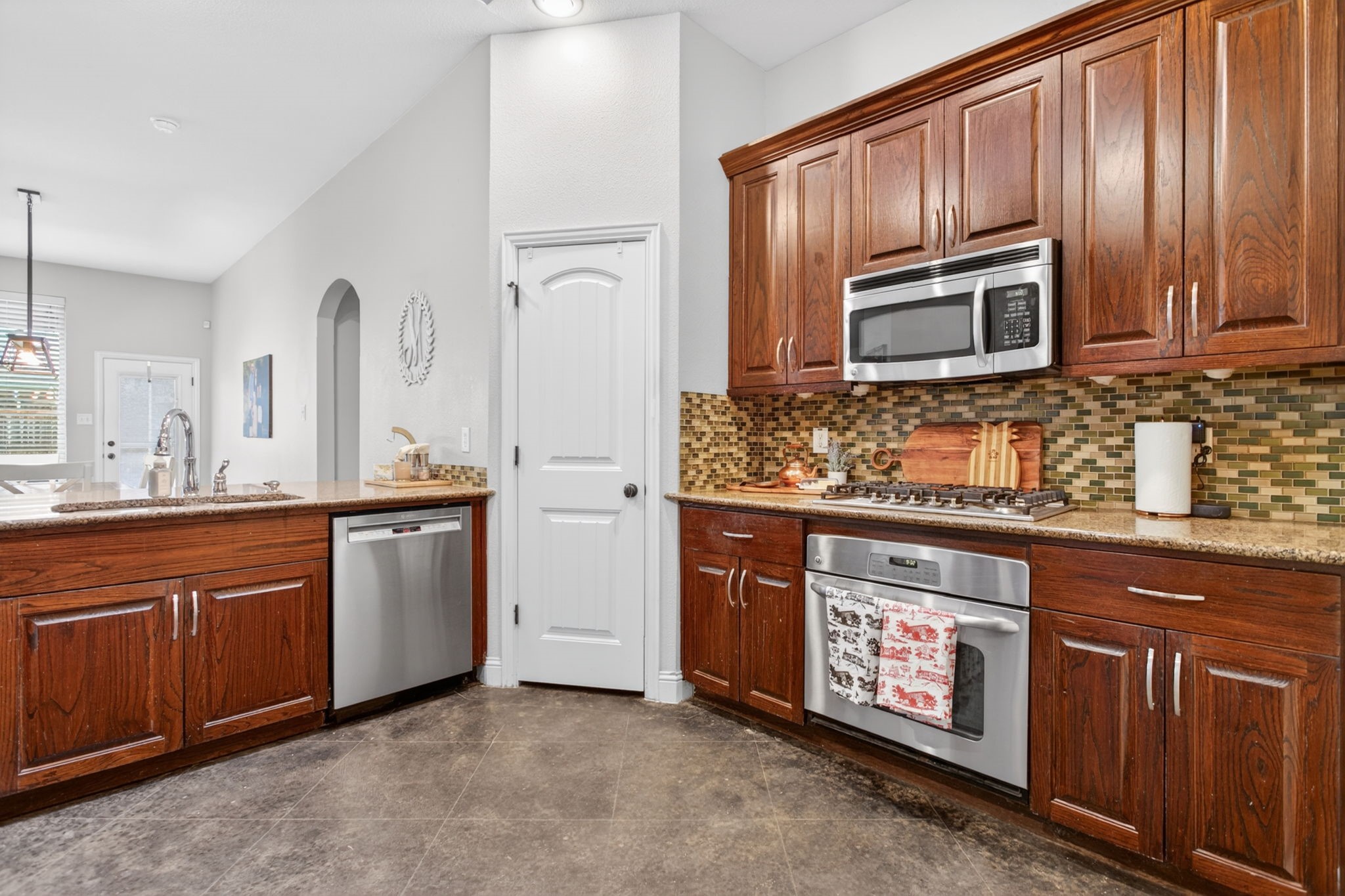 1227 Belle Meade Way Burleson TX 76028