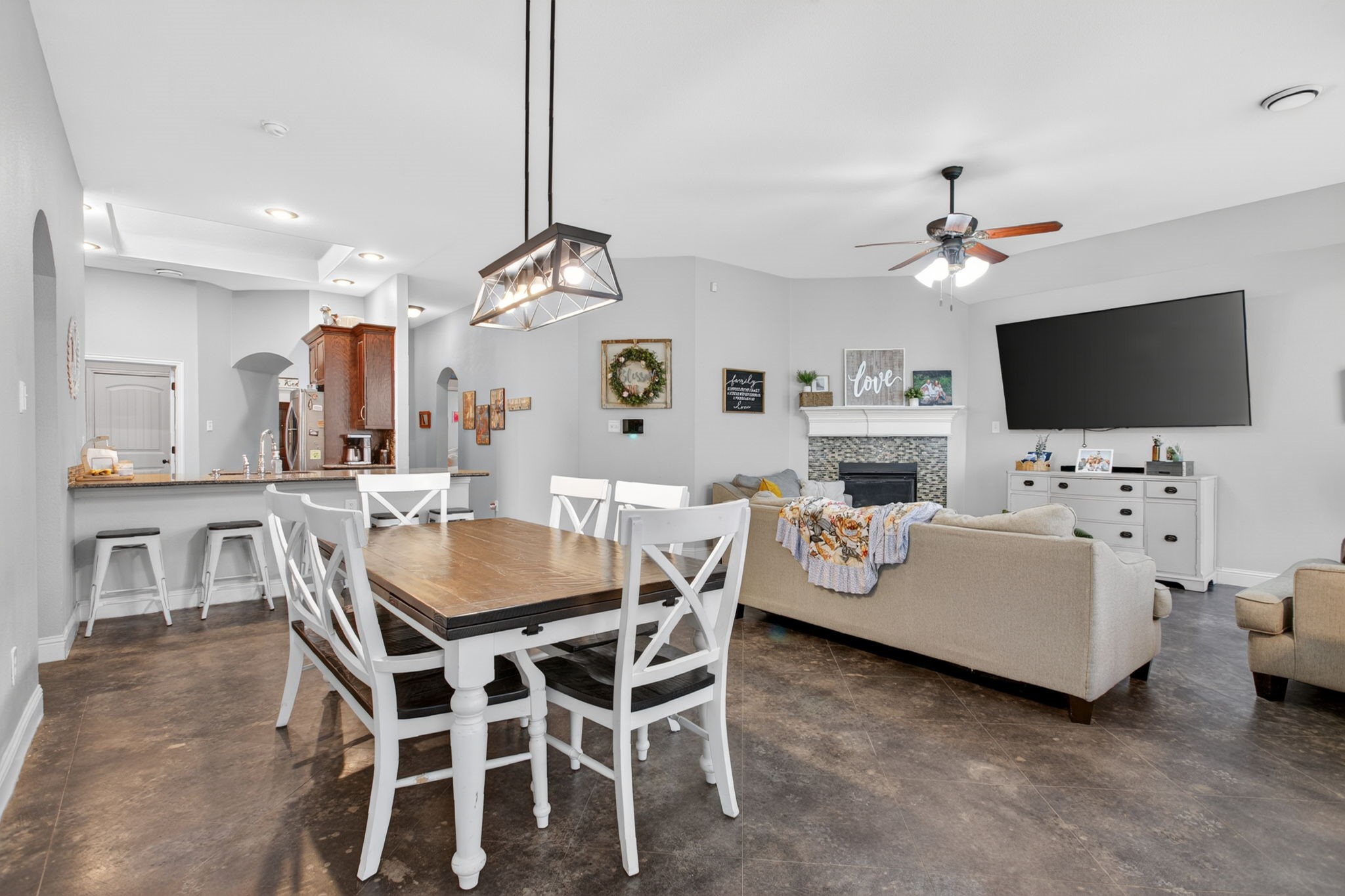1227 Belle Meade Way Burleson TX 76028