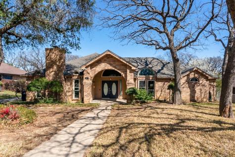 1717 Rock View Court Fort Worth TX 76112