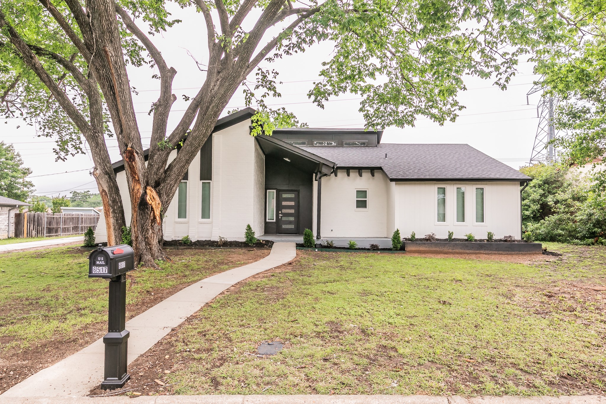 6517 Briley Drive North Richland Hills TX 76180