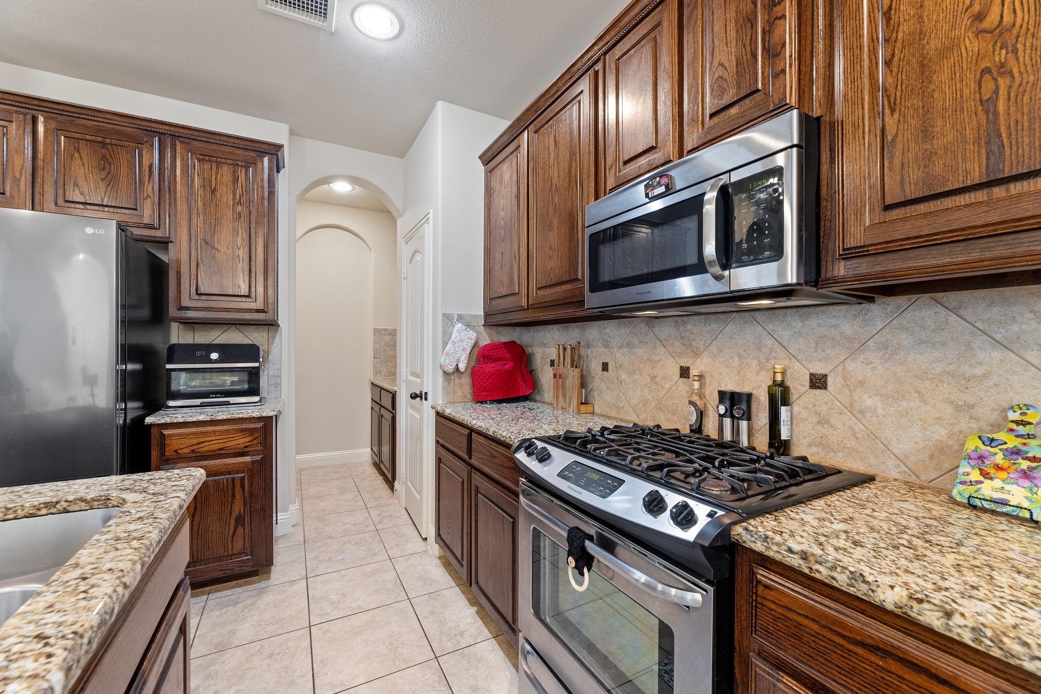 1424 Live Oak Lane Savannah TX 76227
