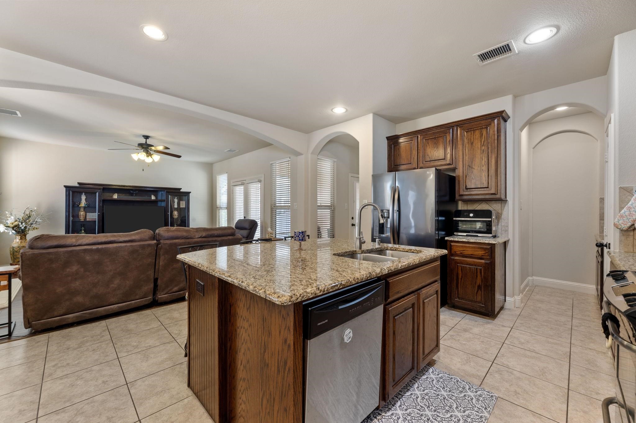 1424 Live Oak Lane Savannah TX 76227