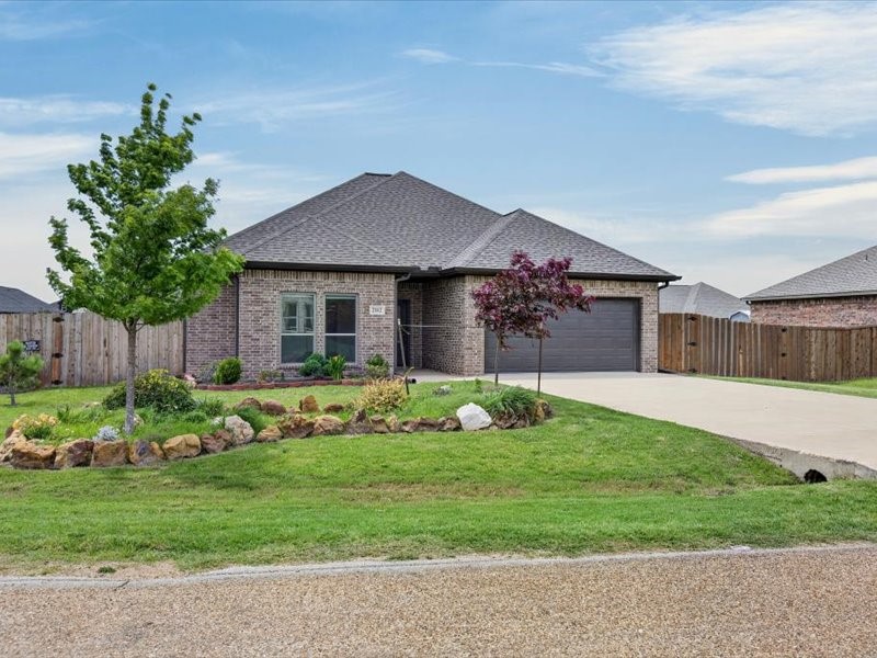 2112 Cole Street Mabank TX 75147