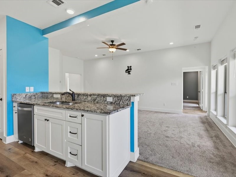 2112 Cole Street Mabank TX 75147