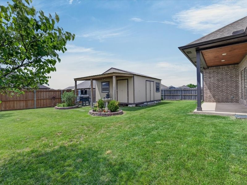 2112 Cole Street Mabank TX 75147