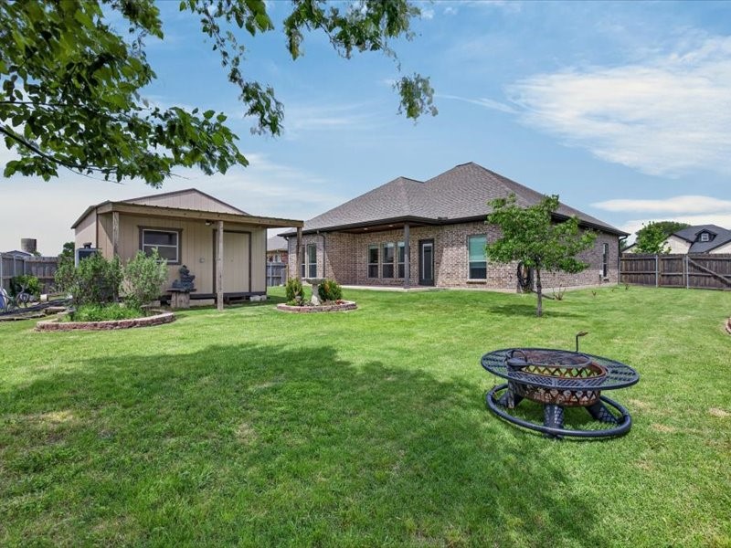 2112 Cole Street Mabank TX 75147