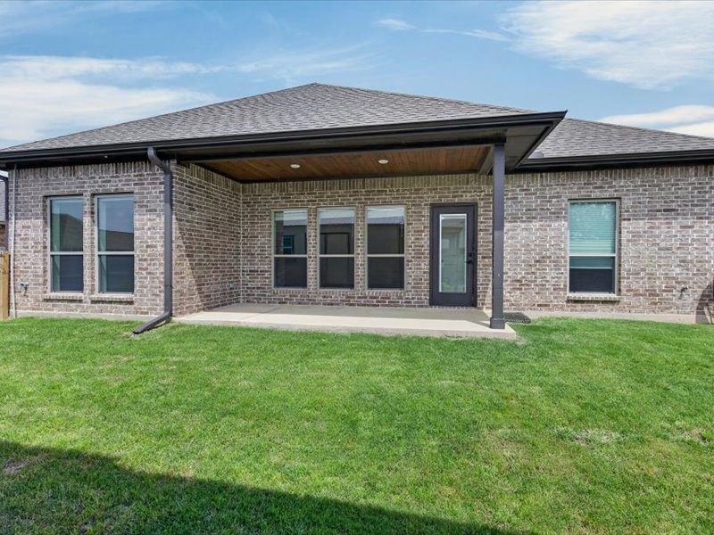 2112 Cole Street Mabank TX 75147
