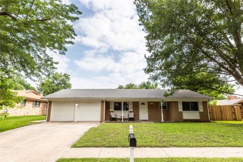 704 Oakwood Avenue Hurst TX 76053