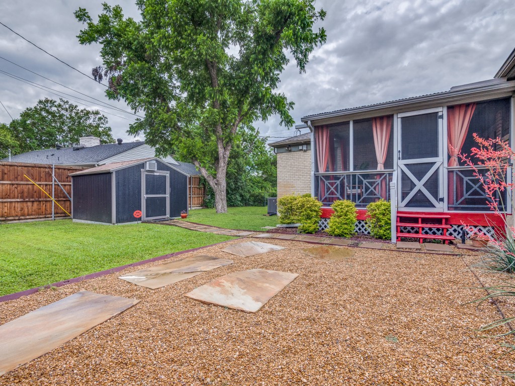 9636 Carnegie Drive Dallas TX 75228