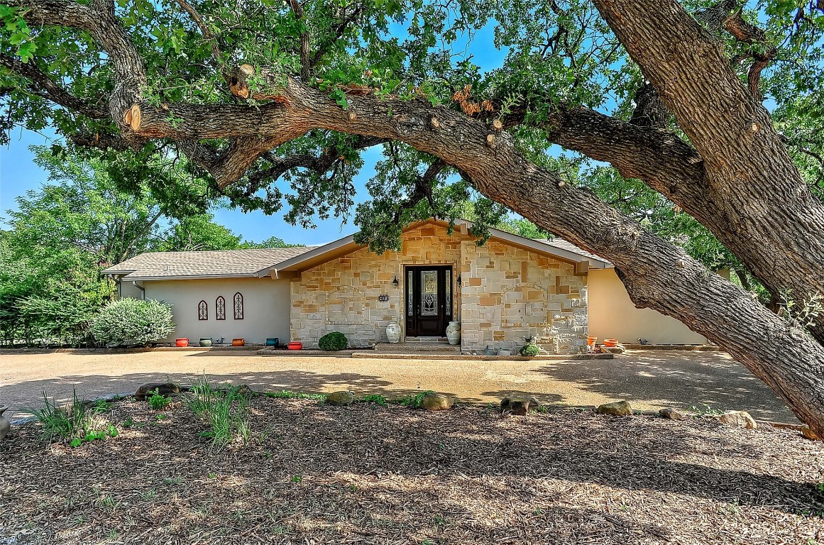 801 Lakecrest Drive Pottsboro TX 75076