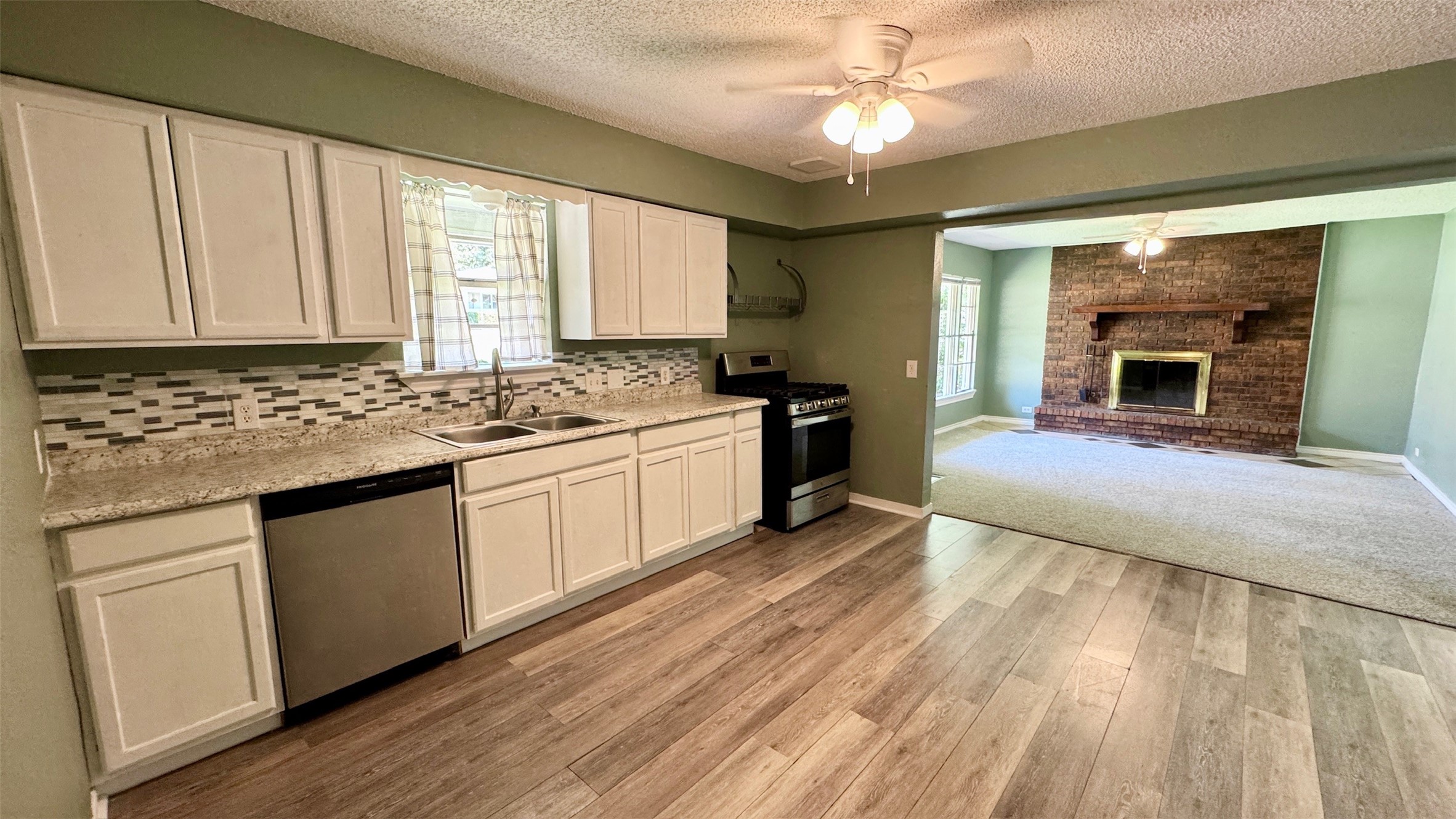 2626 W Washington Street Denison TX 75020