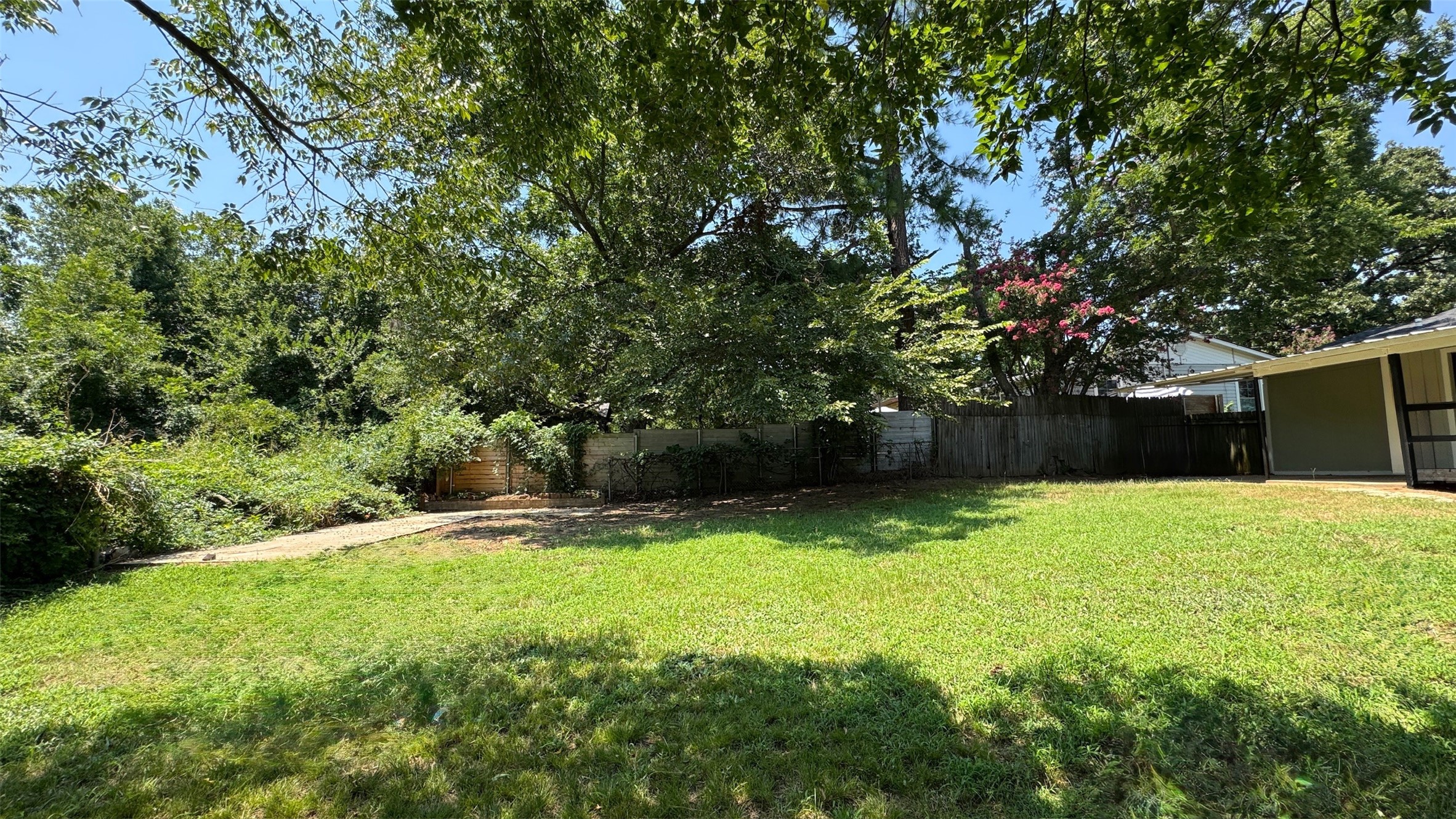 2626 W Washington Street Denison TX 75020