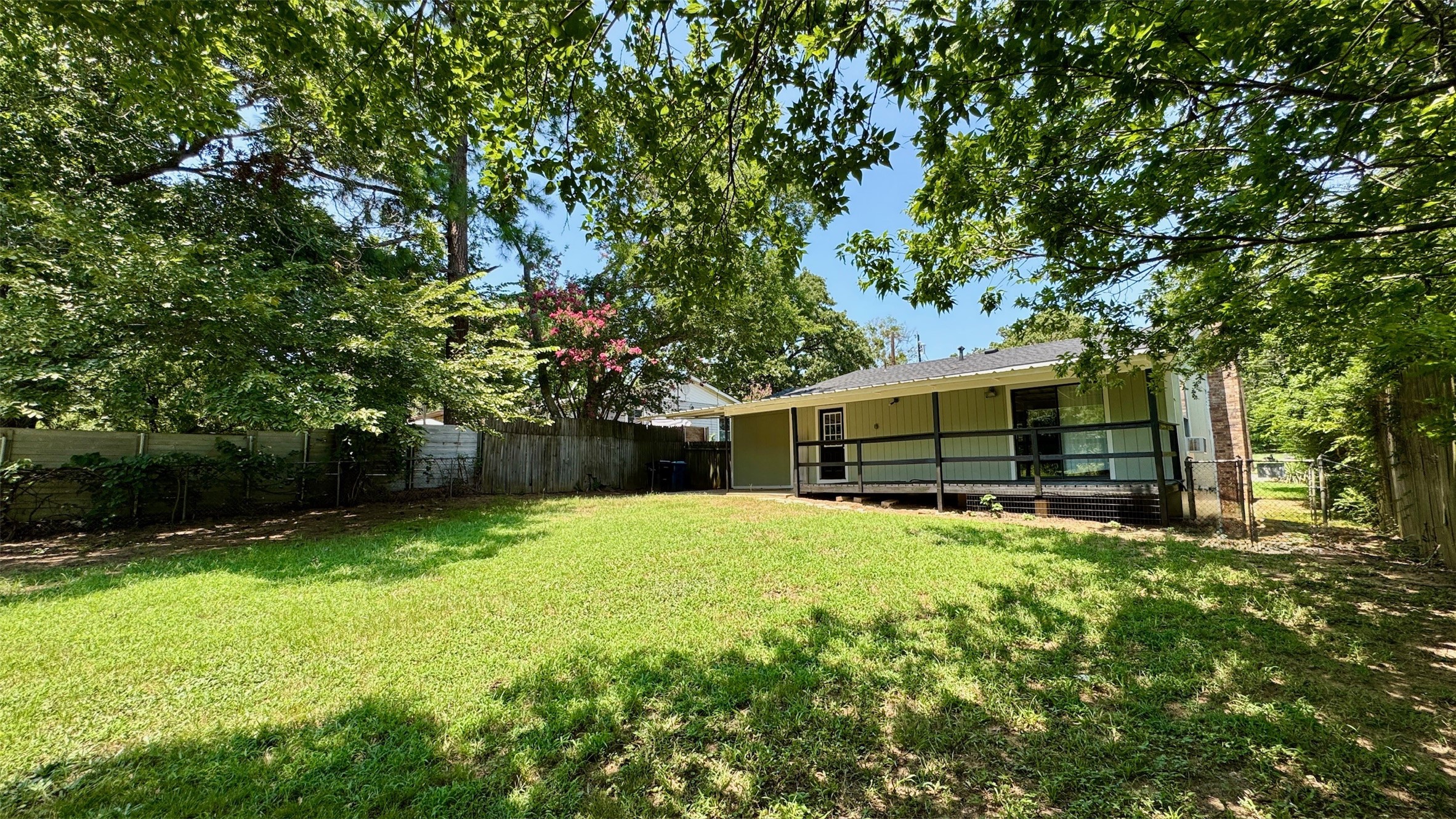 2626 W Washington Street Denison TX 75020