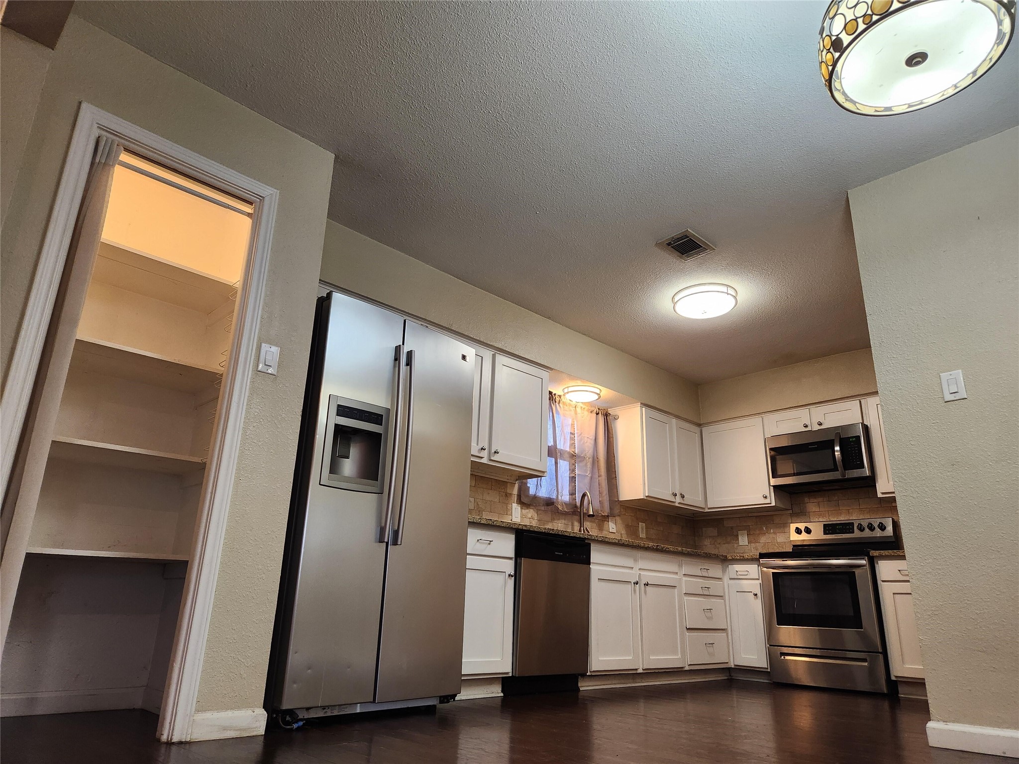 2822 Sunny Hill Lane Farmers Branch TX 75234