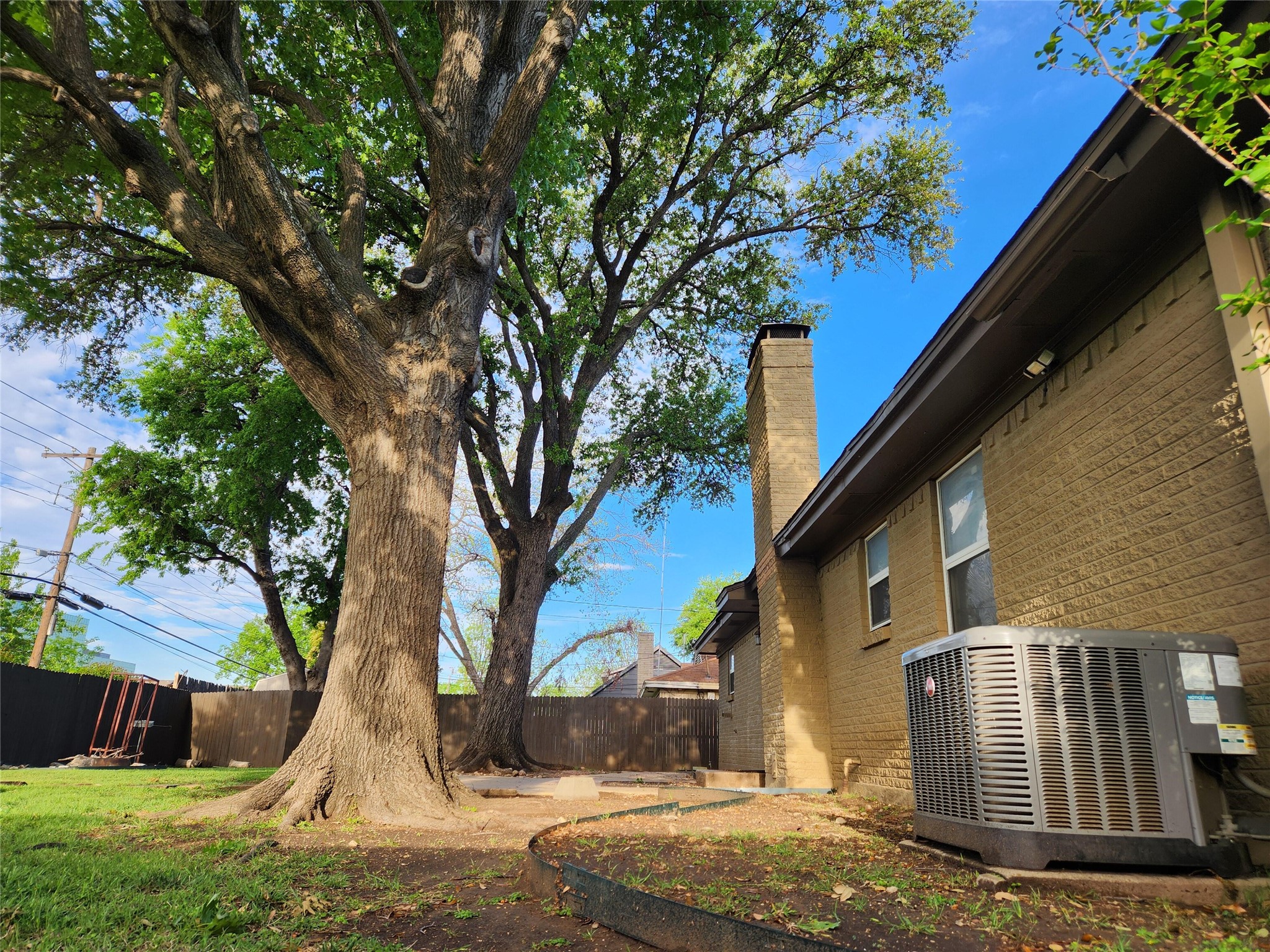 2822 Sunny Hill Lane Farmers Branch TX 75234