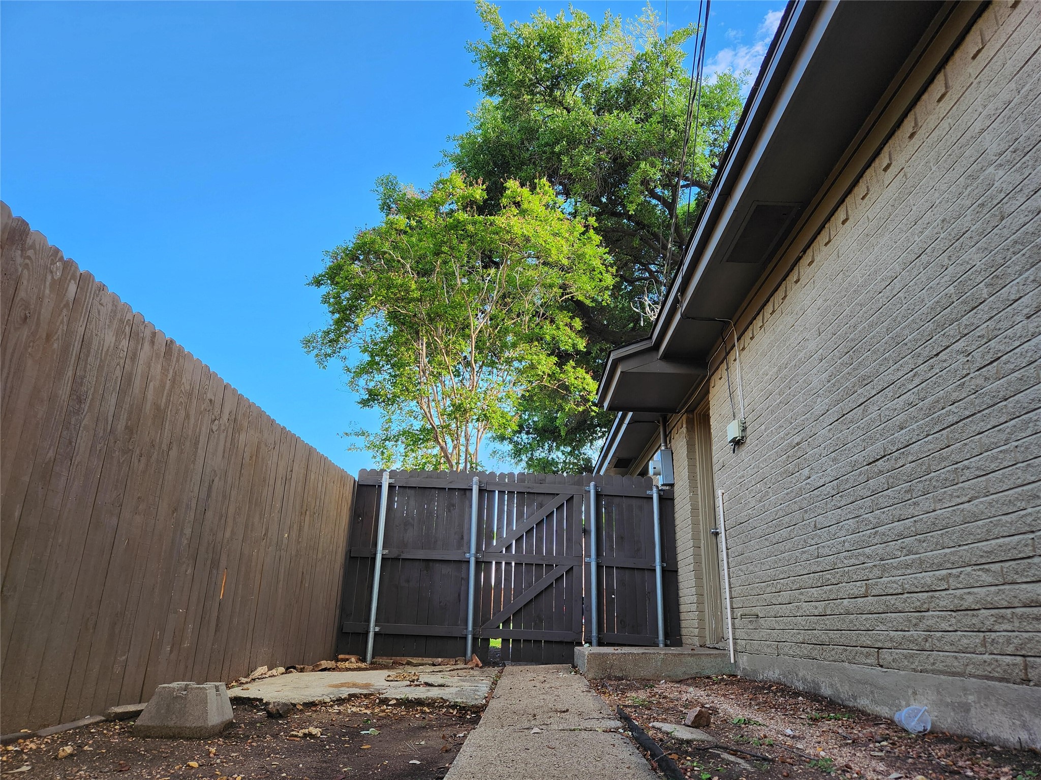 2822 Sunny Hill Lane Farmers Branch TX 75234