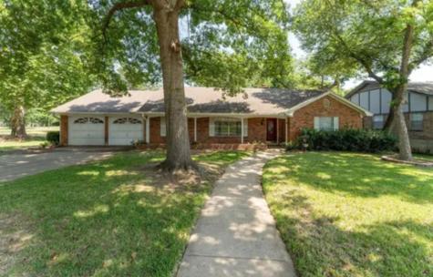4215 Southcrest Drive Arlington TX 76013