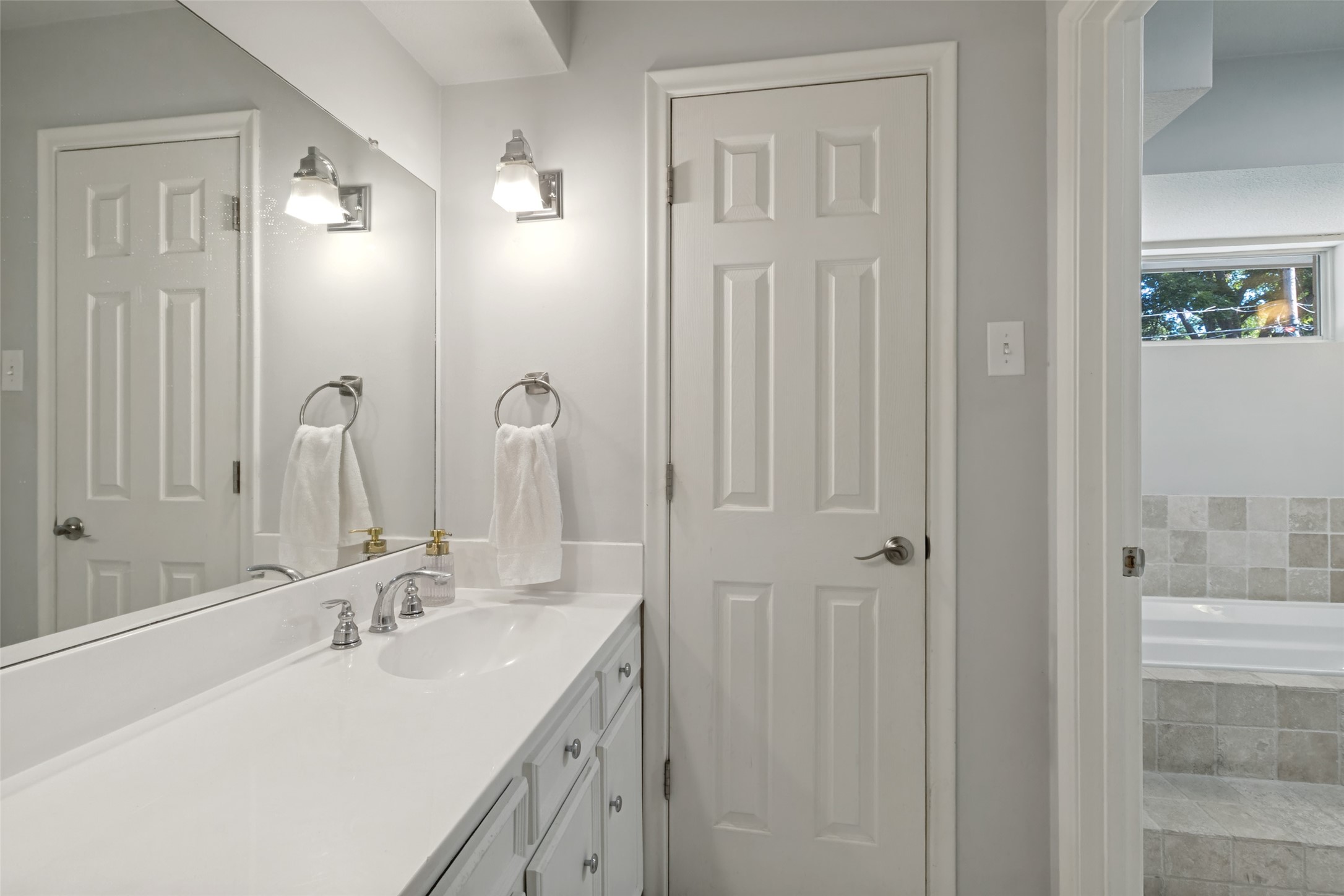 6818 Truxton Drive Dallas TX 75231