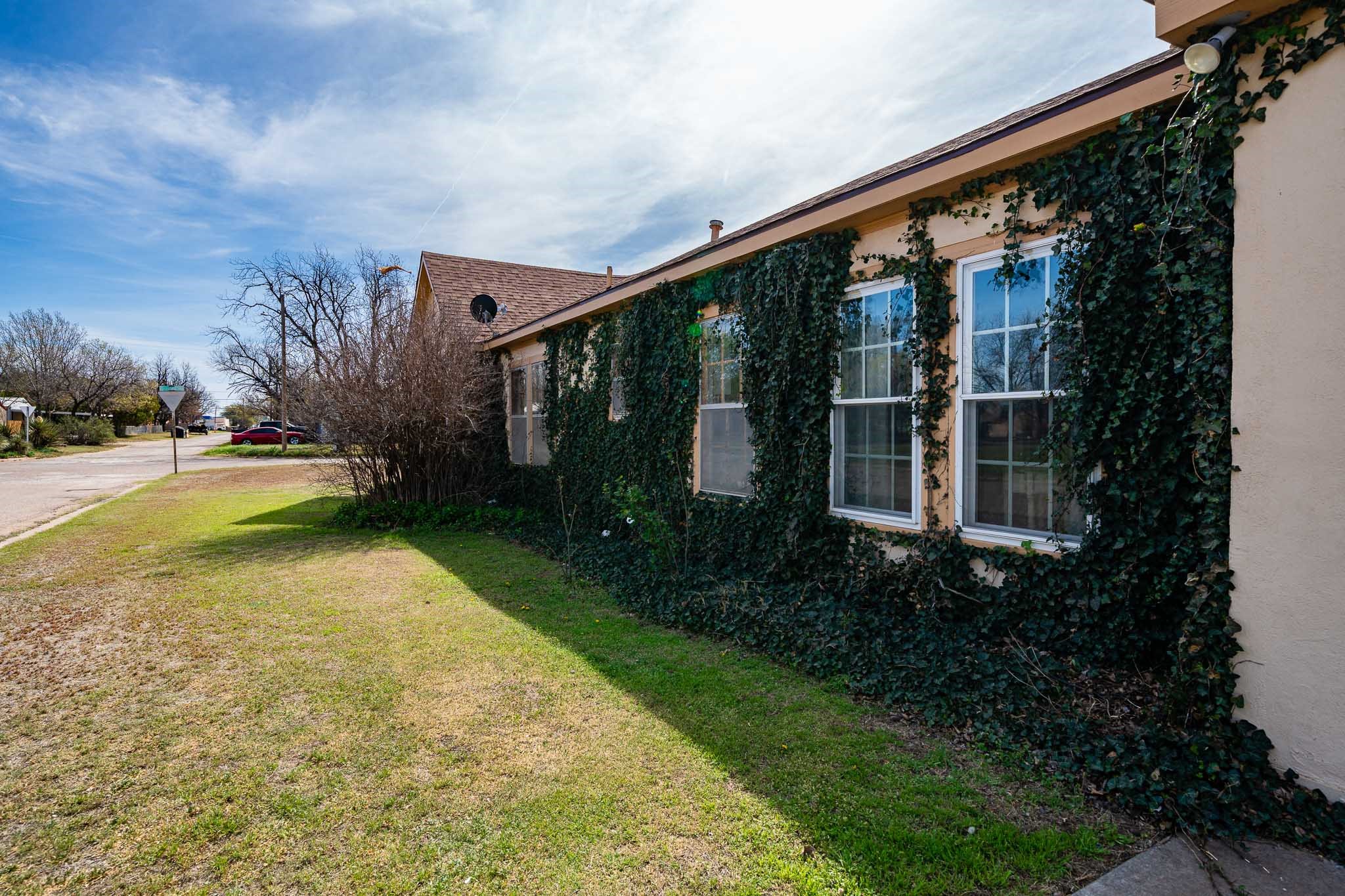 1107 N Avenue G Haskell TX 79521