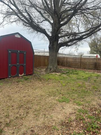 1711 Redwood Drive Cleburne TX 76033