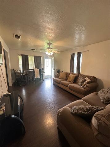 1711 Redwood Drive Cleburne TX 76033