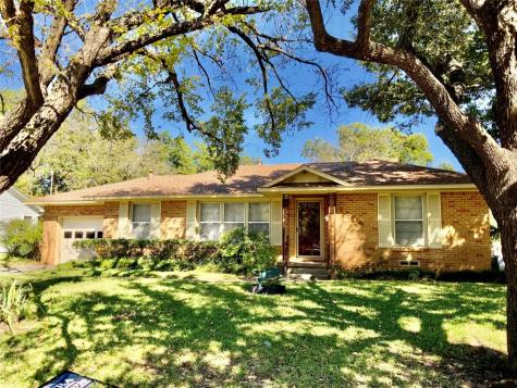 1304 Belmont Street Gainesville TX 76240