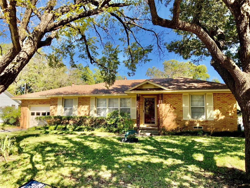 1304 Belmont Street Gainesville TX 76240