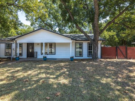 1211 N Mill Street Bowie TX 76230