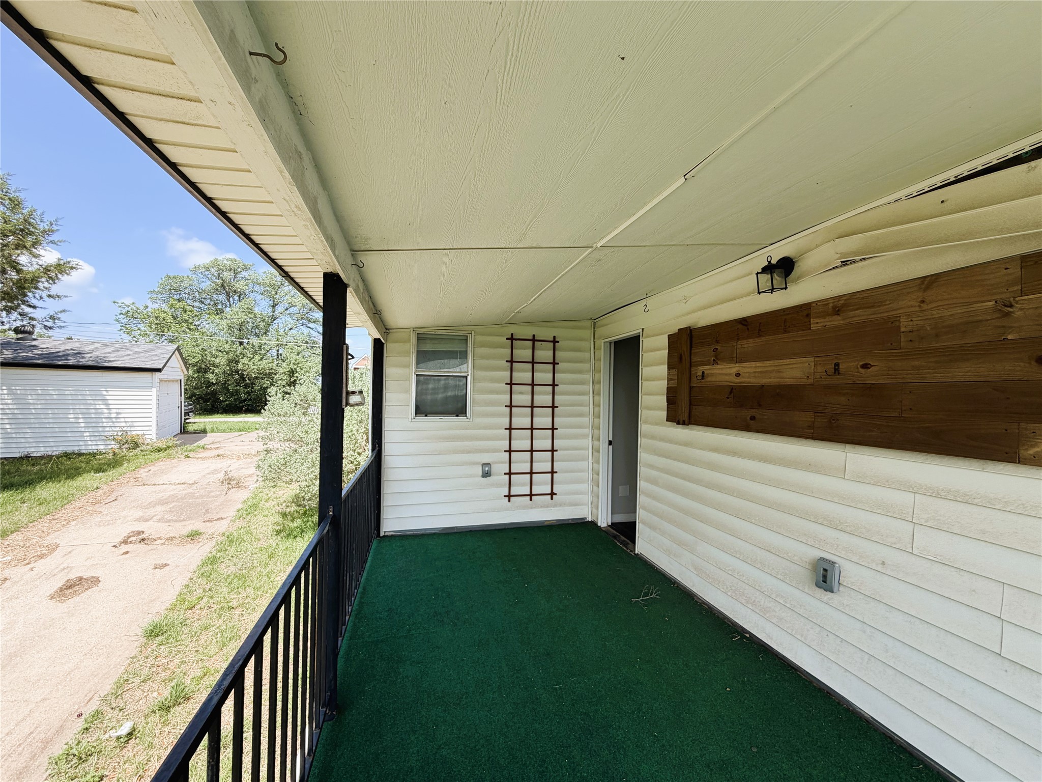2817 N Mountain View Road Granbury TX 76048