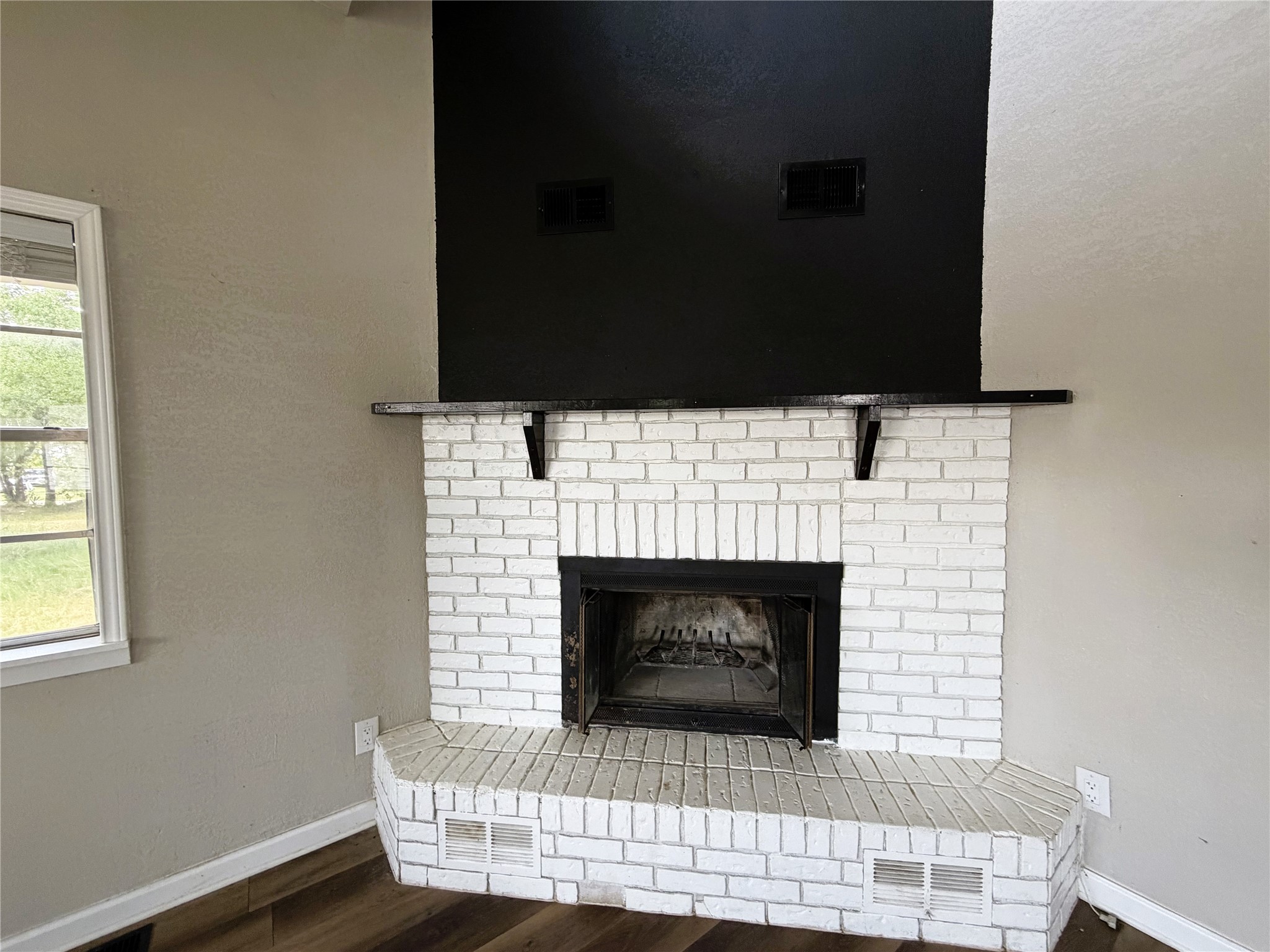 2817 N Mountain View Road Granbury TX 76048