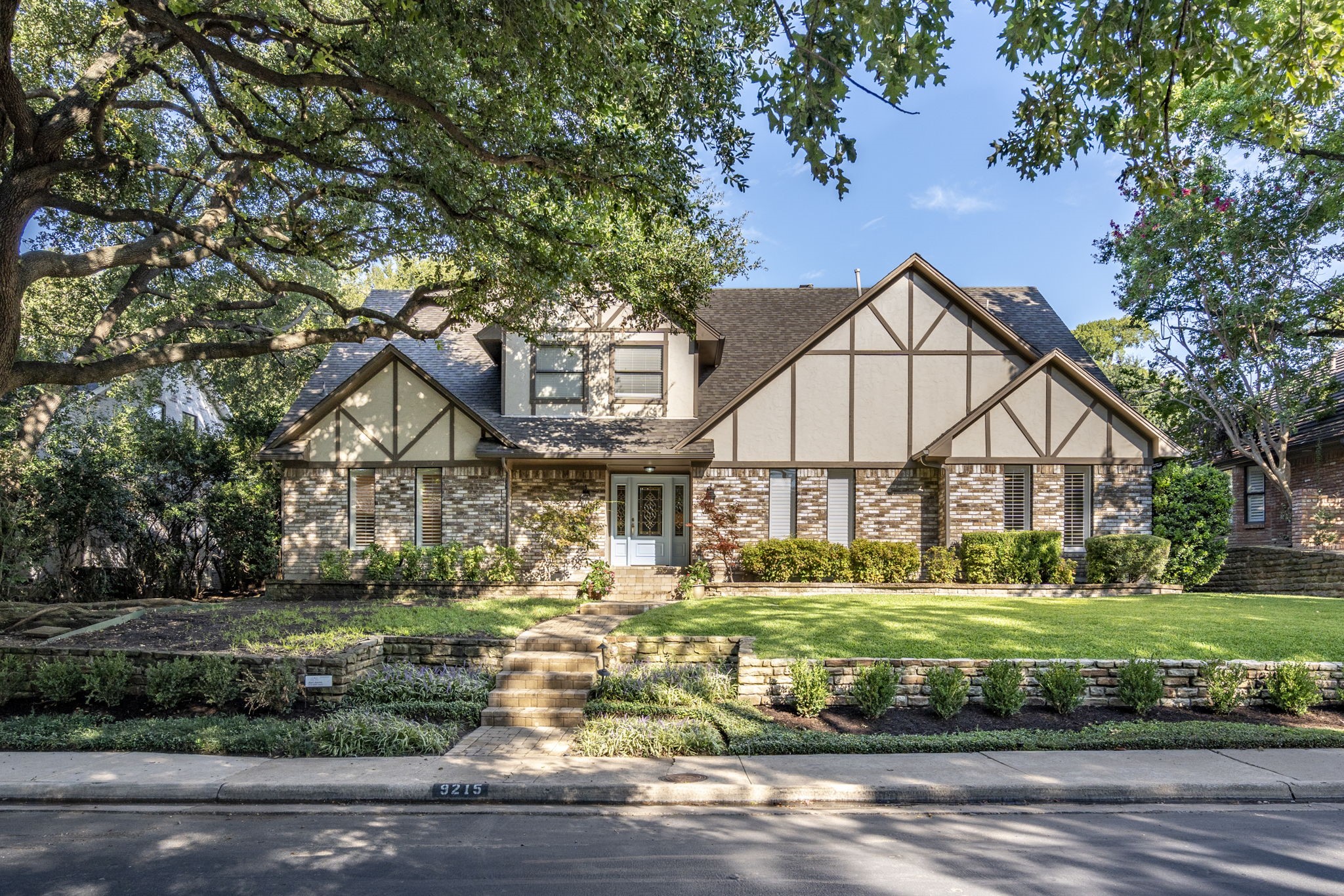 9215 Club Glen Drive Dallas TX 75243