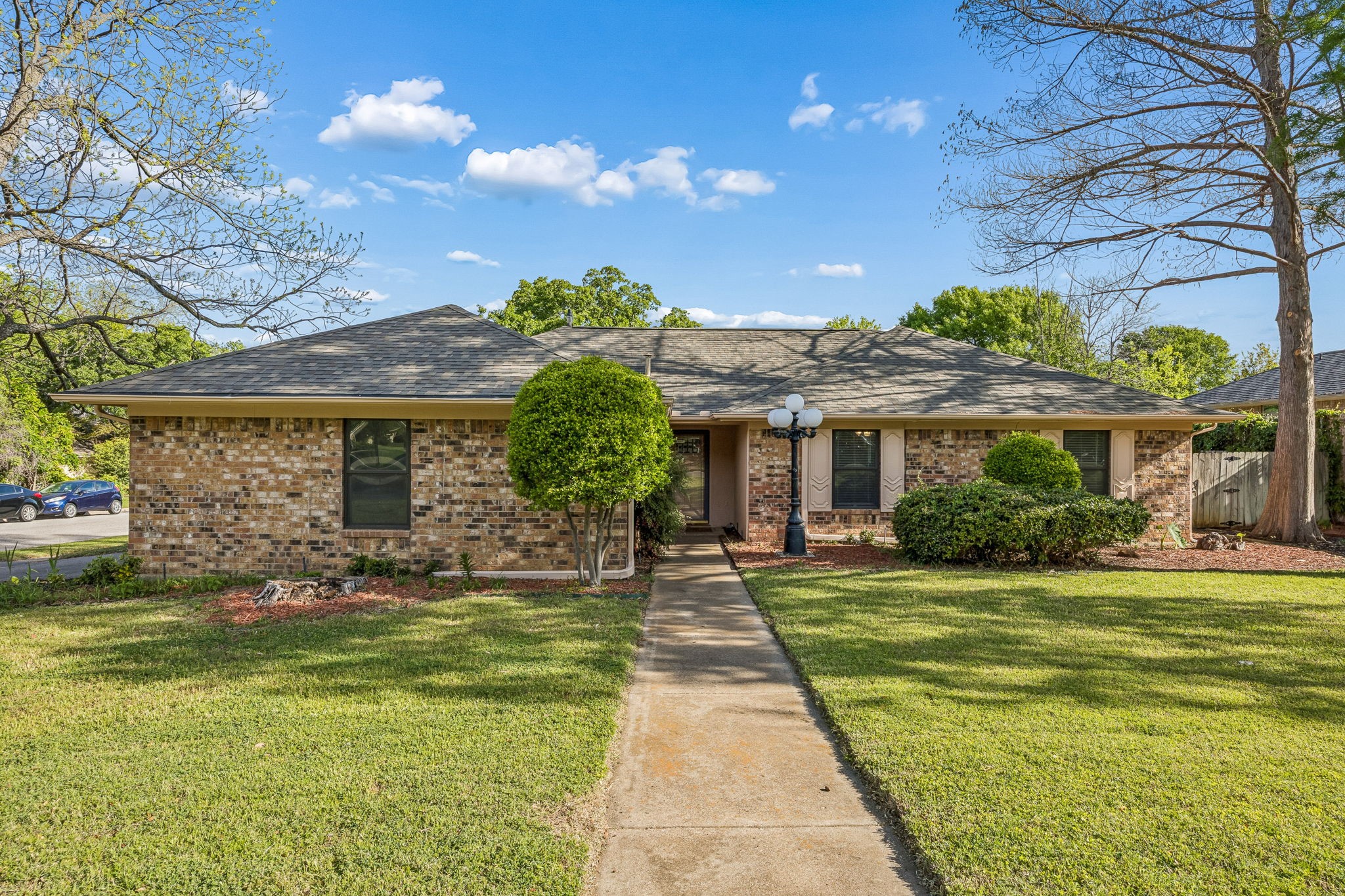 806 Glenn Drive Euless TX 76039