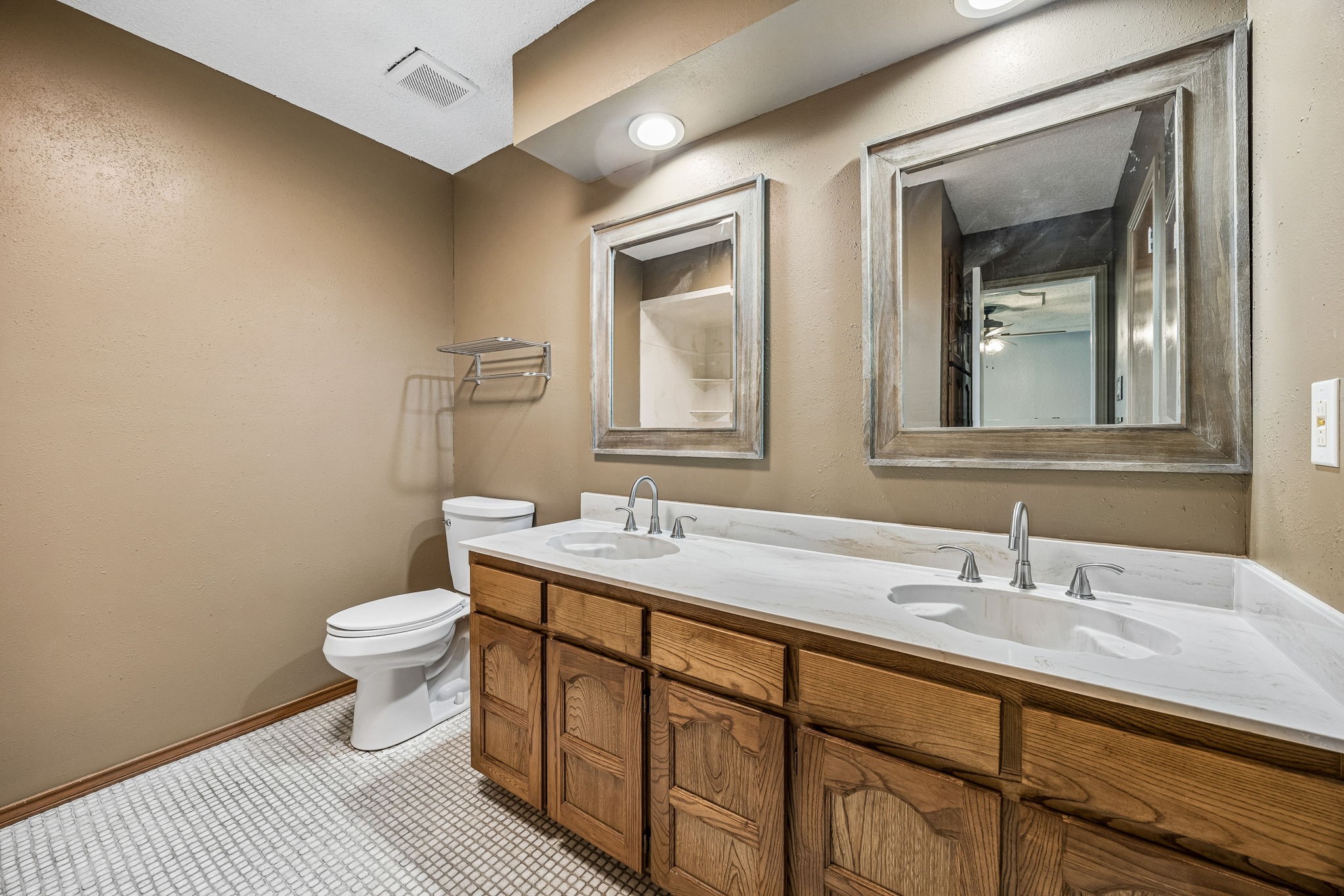 806 Glenn Drive Euless TX 76039