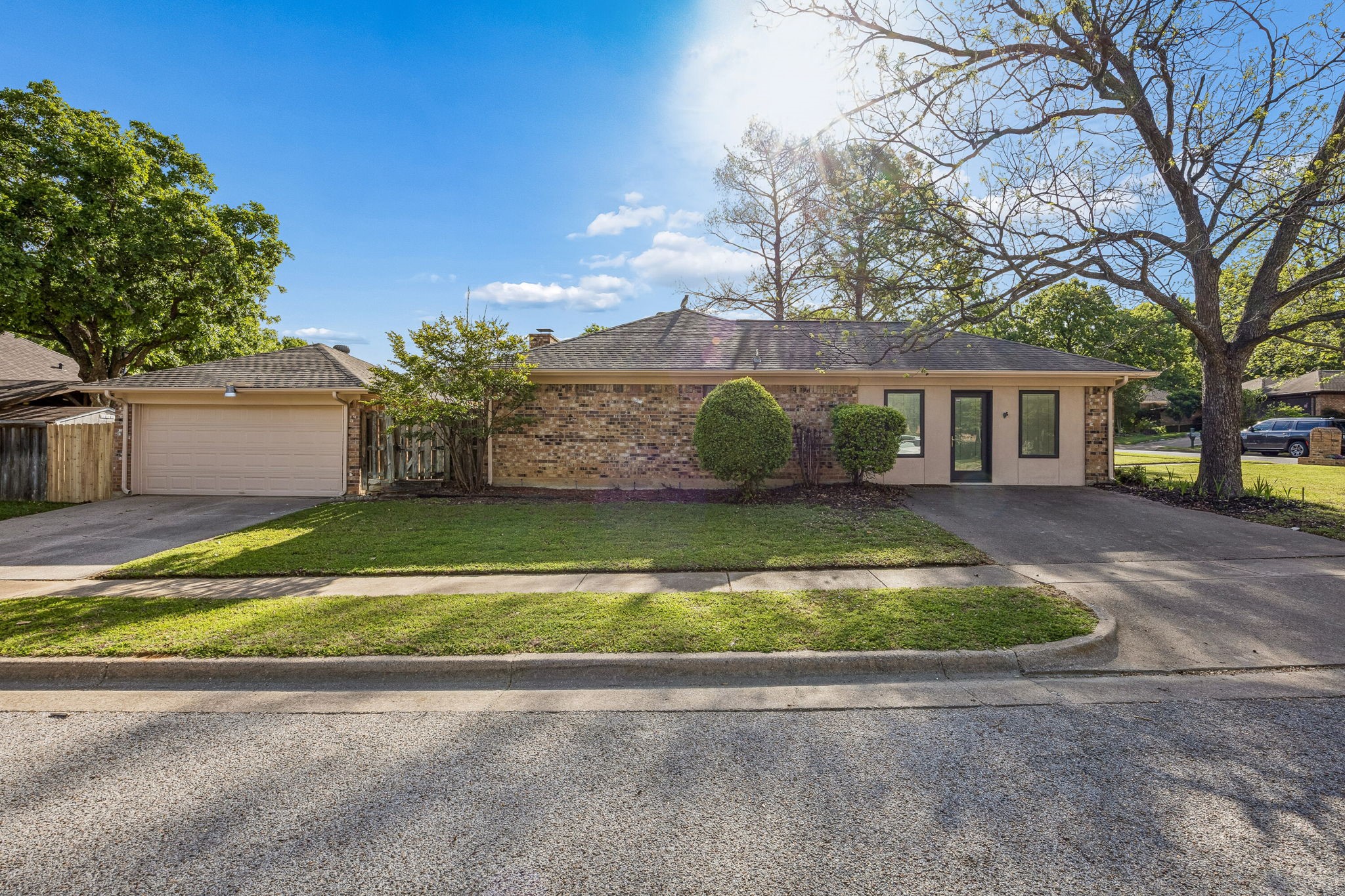 806 Glenn Drive Euless TX 76039