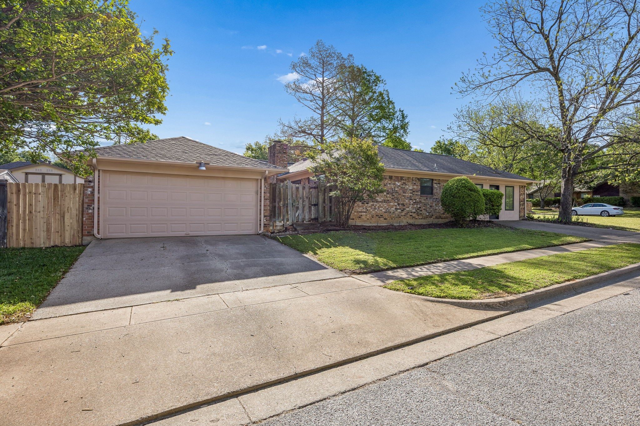 806 Glenn Drive Euless TX 76039