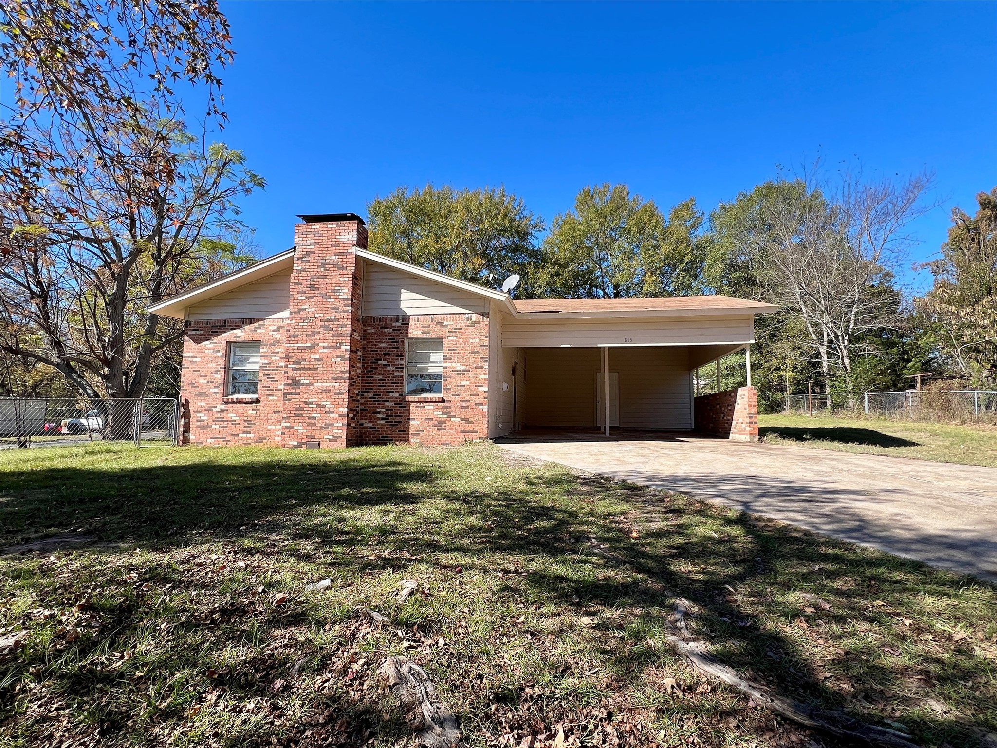 605 Graham Street Mineola TX 75773