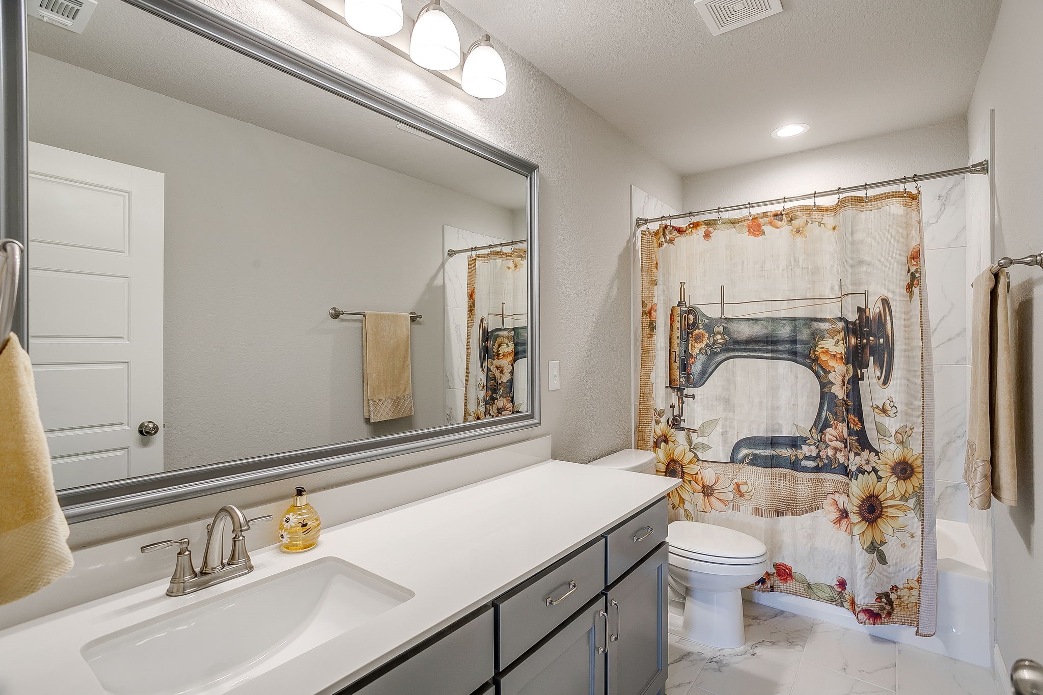 2001 Kati Jane Lane Midlothian TX 76065
