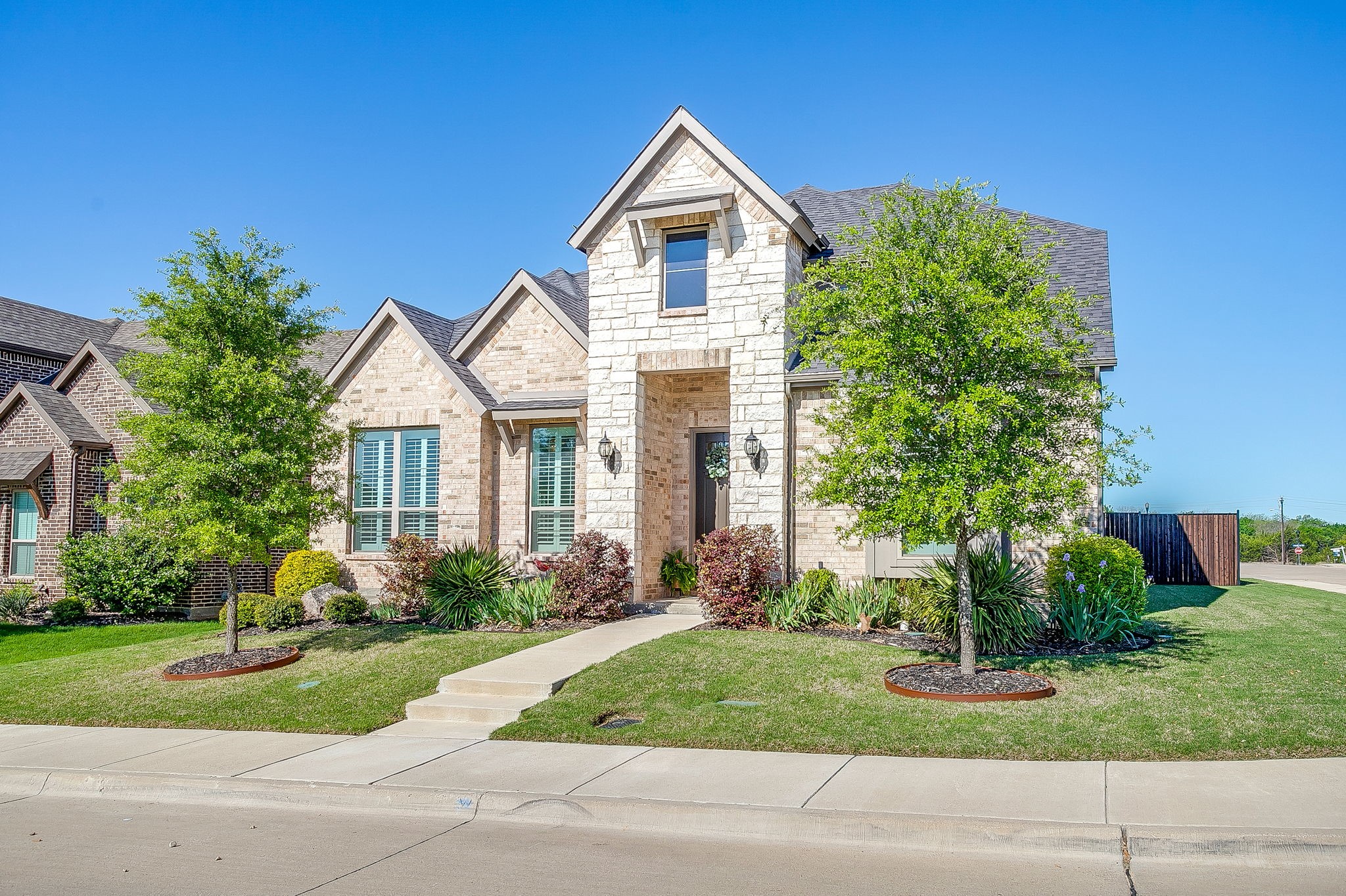 2001 Kati Jane Lane Midlothian TX 76065