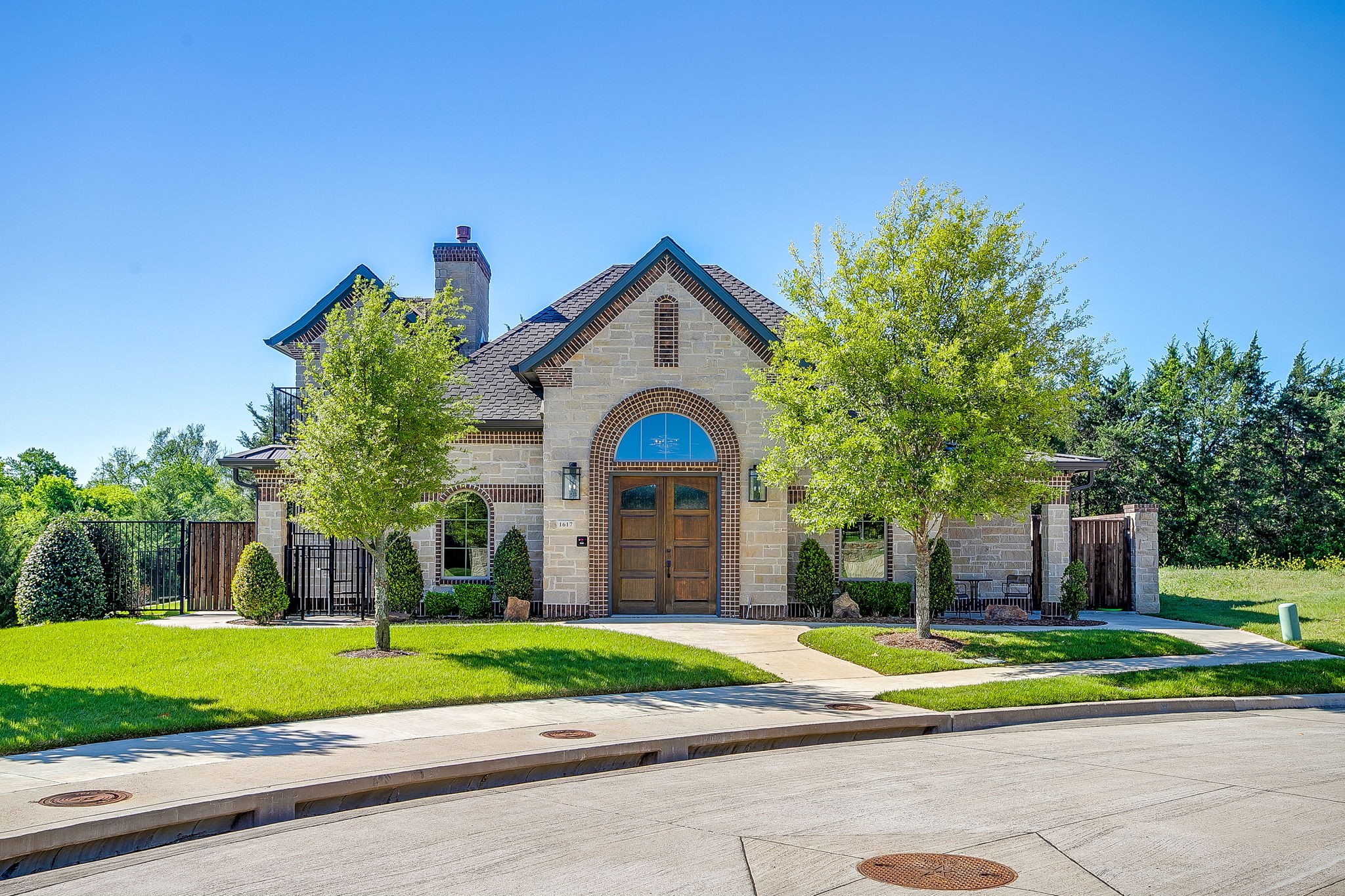 2001 Kati Jane Lane Midlothian TX 76065