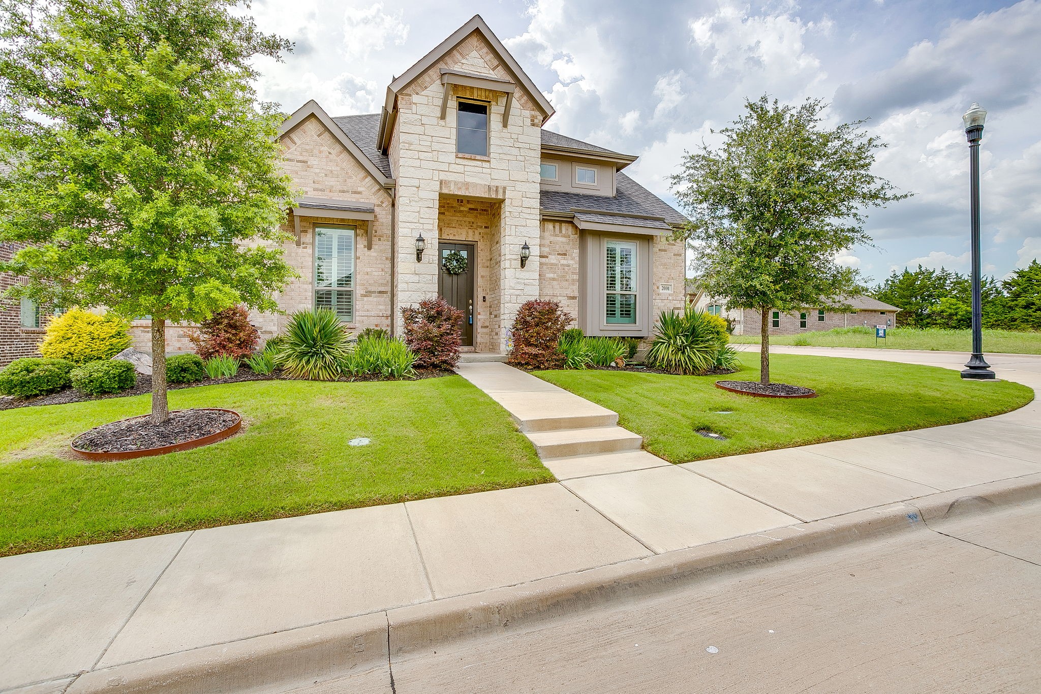 2001 Kati Jane Lane Midlothian TX 76065